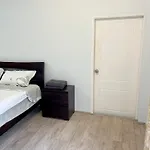 Spacious King Size Private Room Pet Friendly
