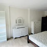 Spacious King Size Private Room Pet Friendly