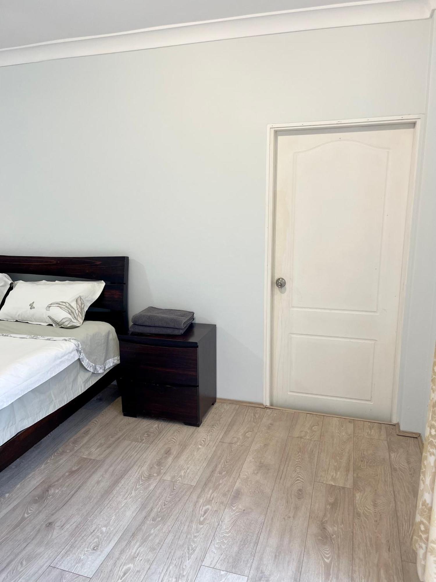 Homestay Spacious King Size Private Pet Friendly Sydney