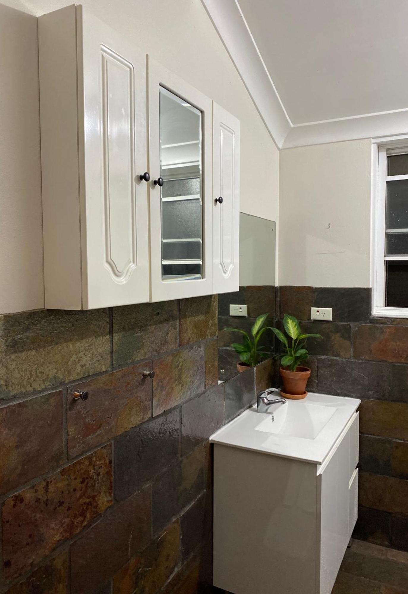 Spacious King Size Private Pet Friendly Sydney